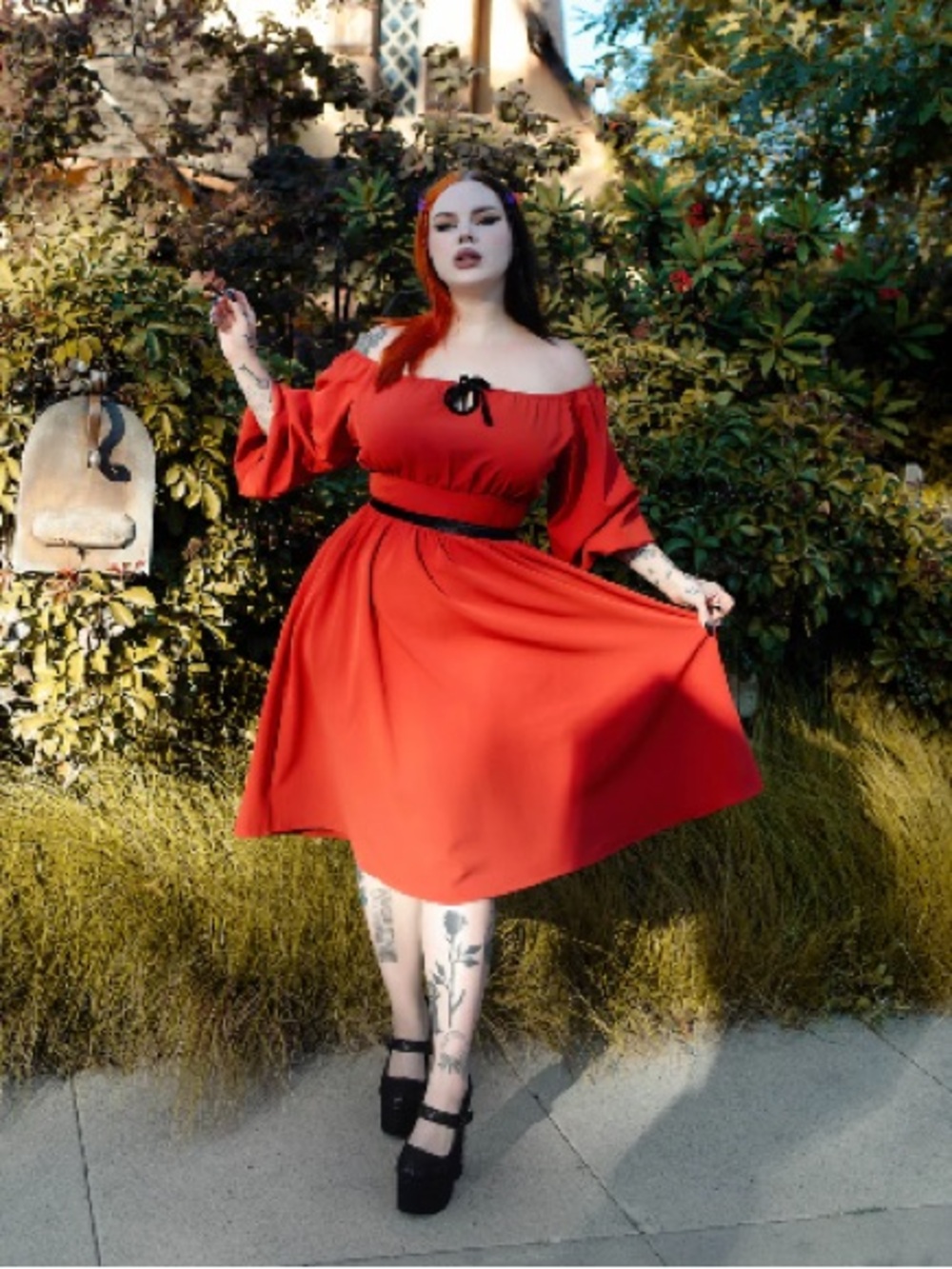 The Oblong Box Shop Eva Off-Shoulder Midi Dress BNWT Sm / Med